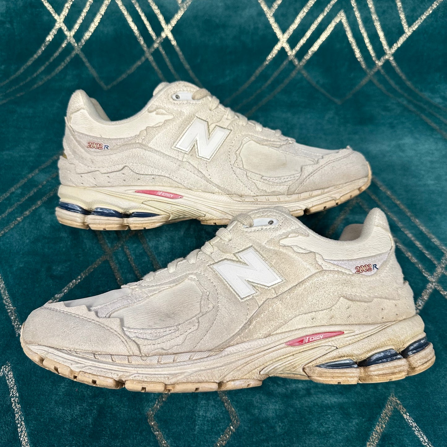 NEW BALANCE 2002R PROTECTION PACK SEA SALT UK10 *PRE-LOVED*