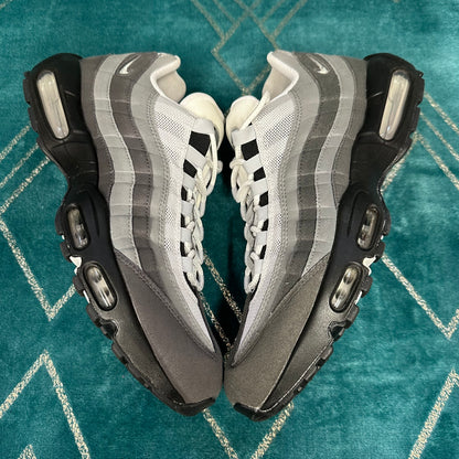 AIR MAX 95 JEWEL GREY UK11 *PRE-LOVED*