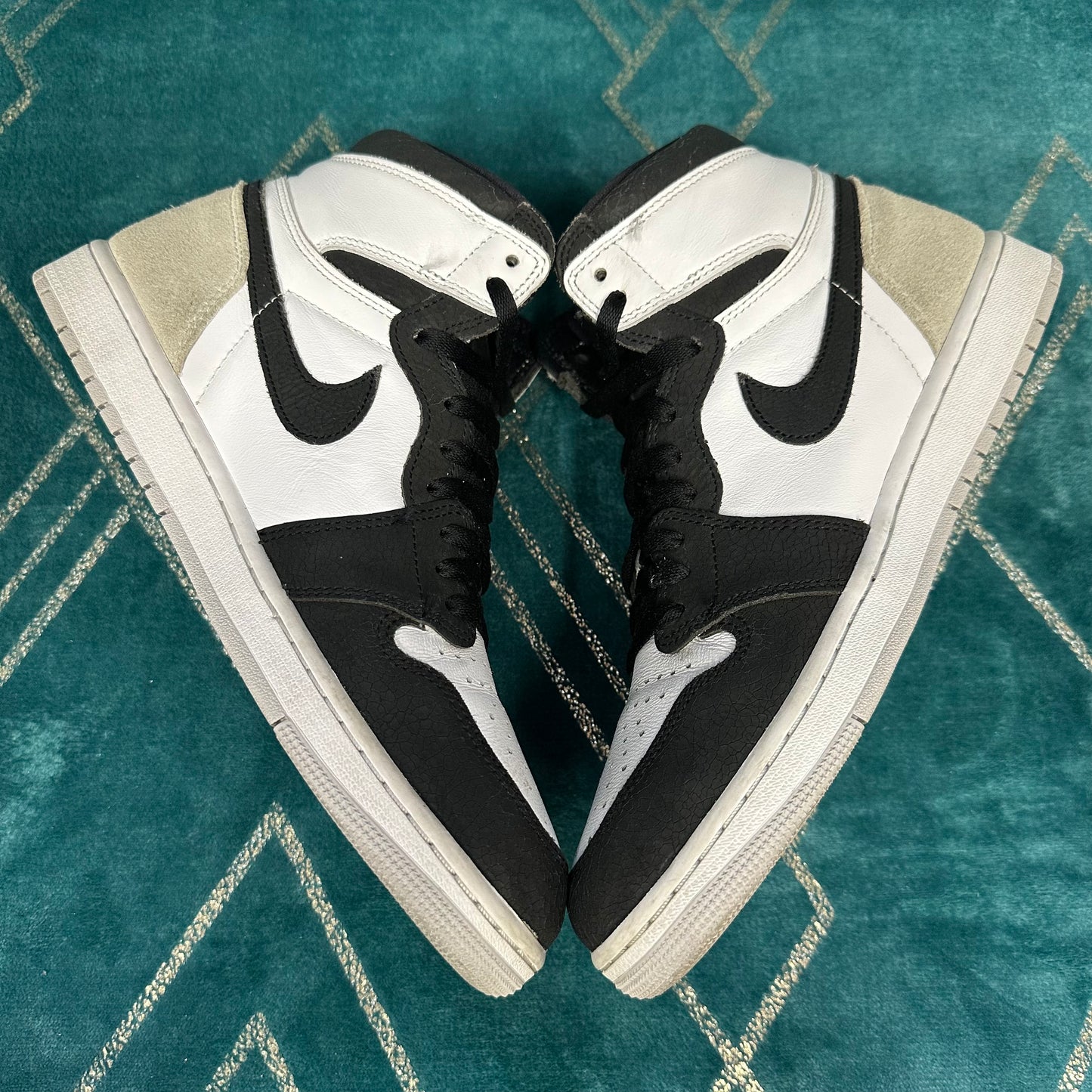 JORDAN 1 HIGH STAGE HAZE UK9.5 *PRE-LOVED*