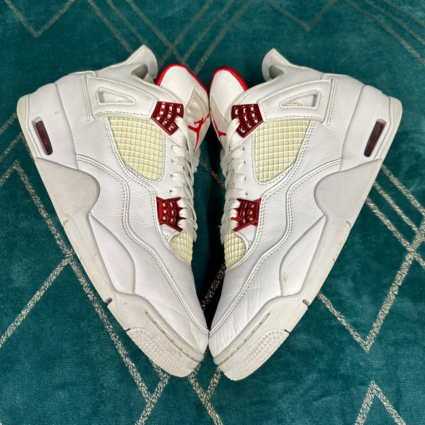 JORDAN 4 METALLIC RED UK8.5 *PRE-LOVED*