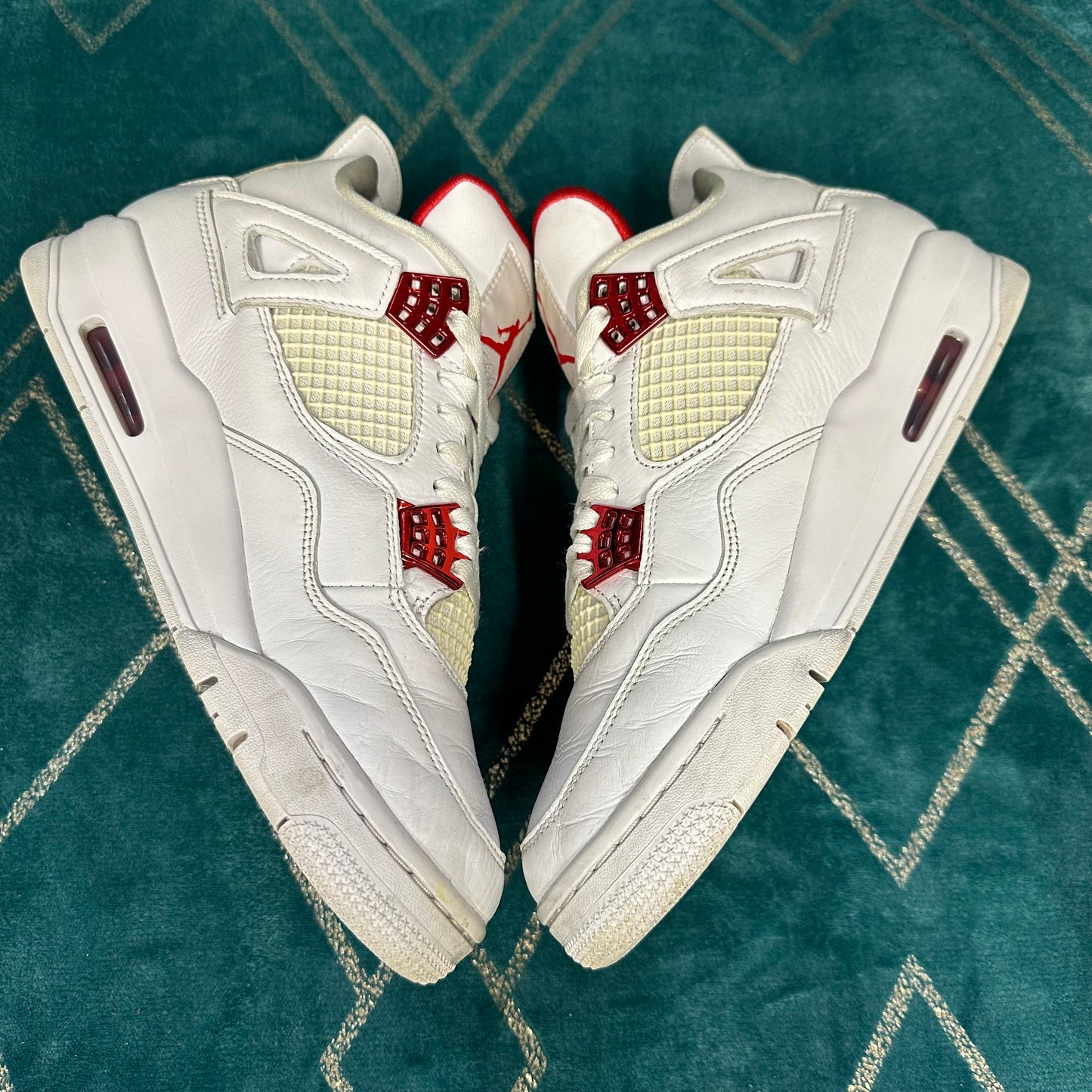 JORDAN 4 METALLIC RED UK8.5 *PRE-LOVED*