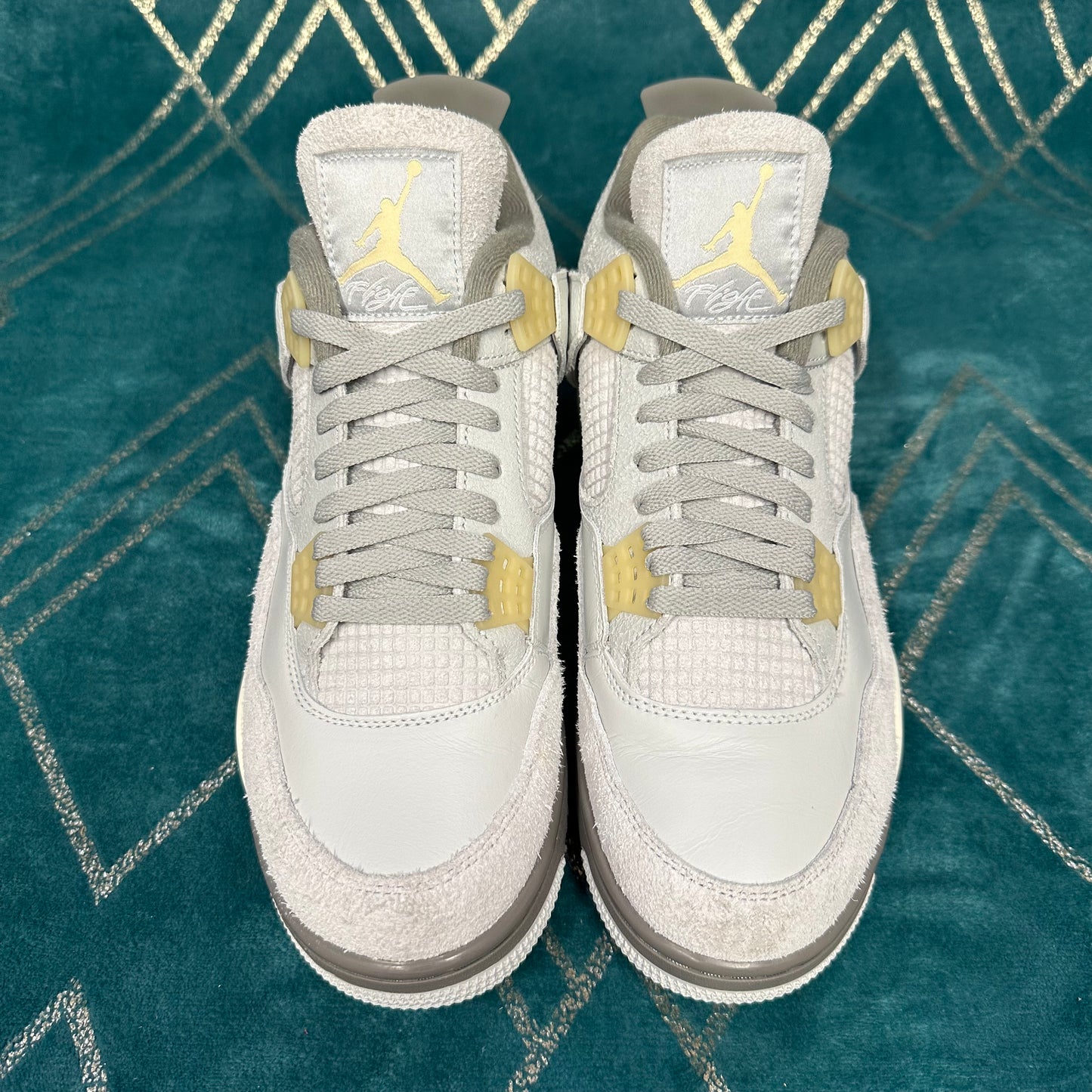 JORDAN 4 PHOTON DUST UK9 *PRE-LOVED*