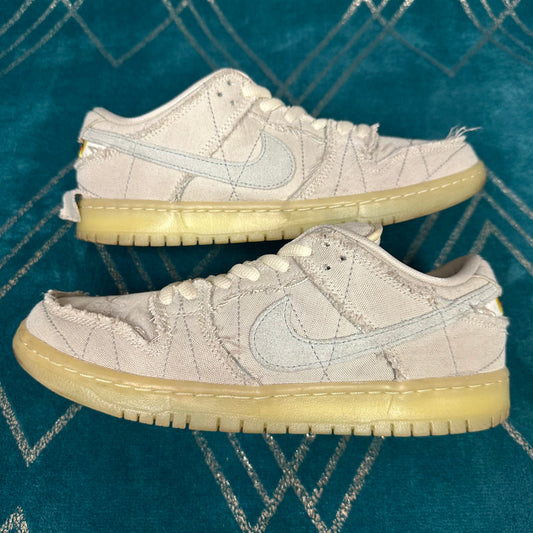 DUNK LOW SB MUMMY UK8 *PRE-LOVED*