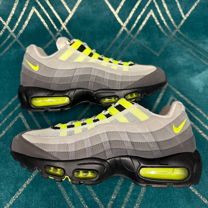 AIR MAX 95 OG NEON 2015 UK8 *PRE-LOVED*