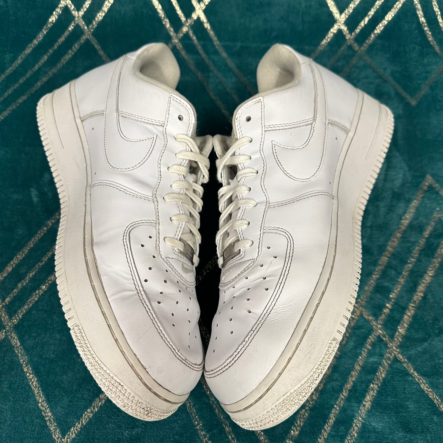 AIR FORCE 1 SUPREME WHITE UK11 *PRE-LOVED*