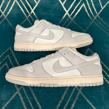 DUNK LOW LIGHT BONE UK8.5 (W) *PRE-LOVED*