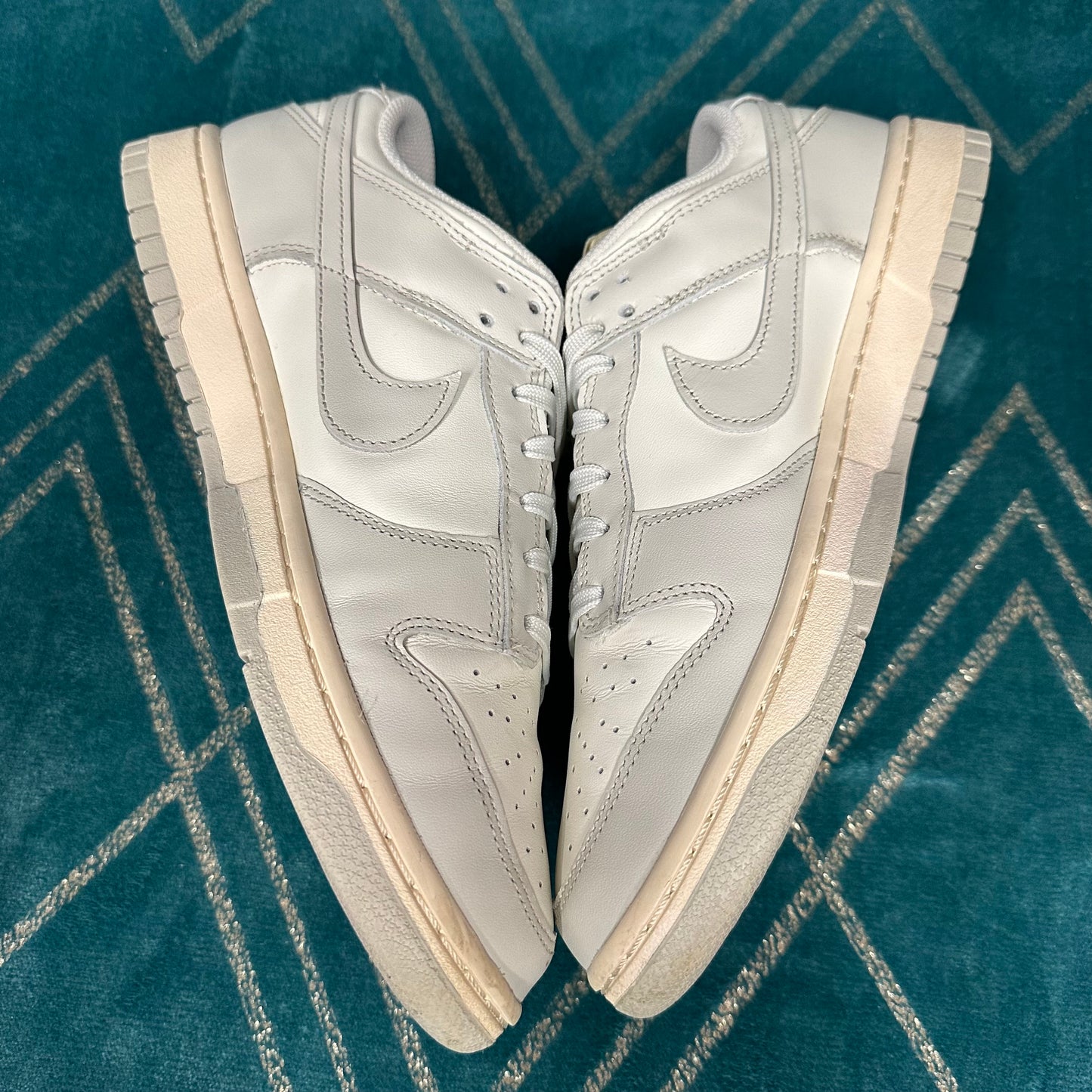 DUNK LOW LIGHT BONE UK8.5 (W) *PRE-LOVED*