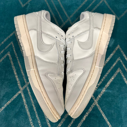 DUNK LOW LIGHT BONE UK8.5 (W) *PRE-LOVED*