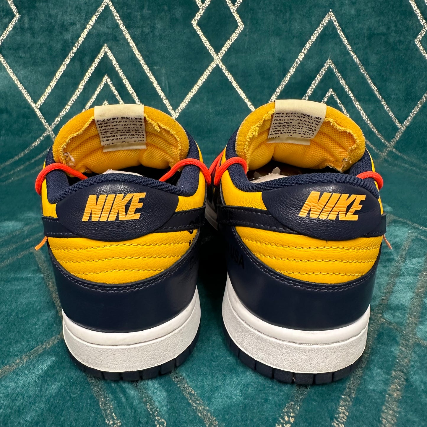 DUNK LOW OFF-WHITE MICHIGAN UK9.5 *PRE-LOVED*