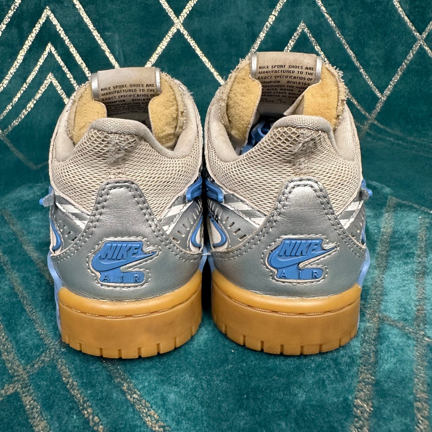 DUNK LOW RUBBER OFF-WHITE UNC UK4.5 *PRE-LOVED*