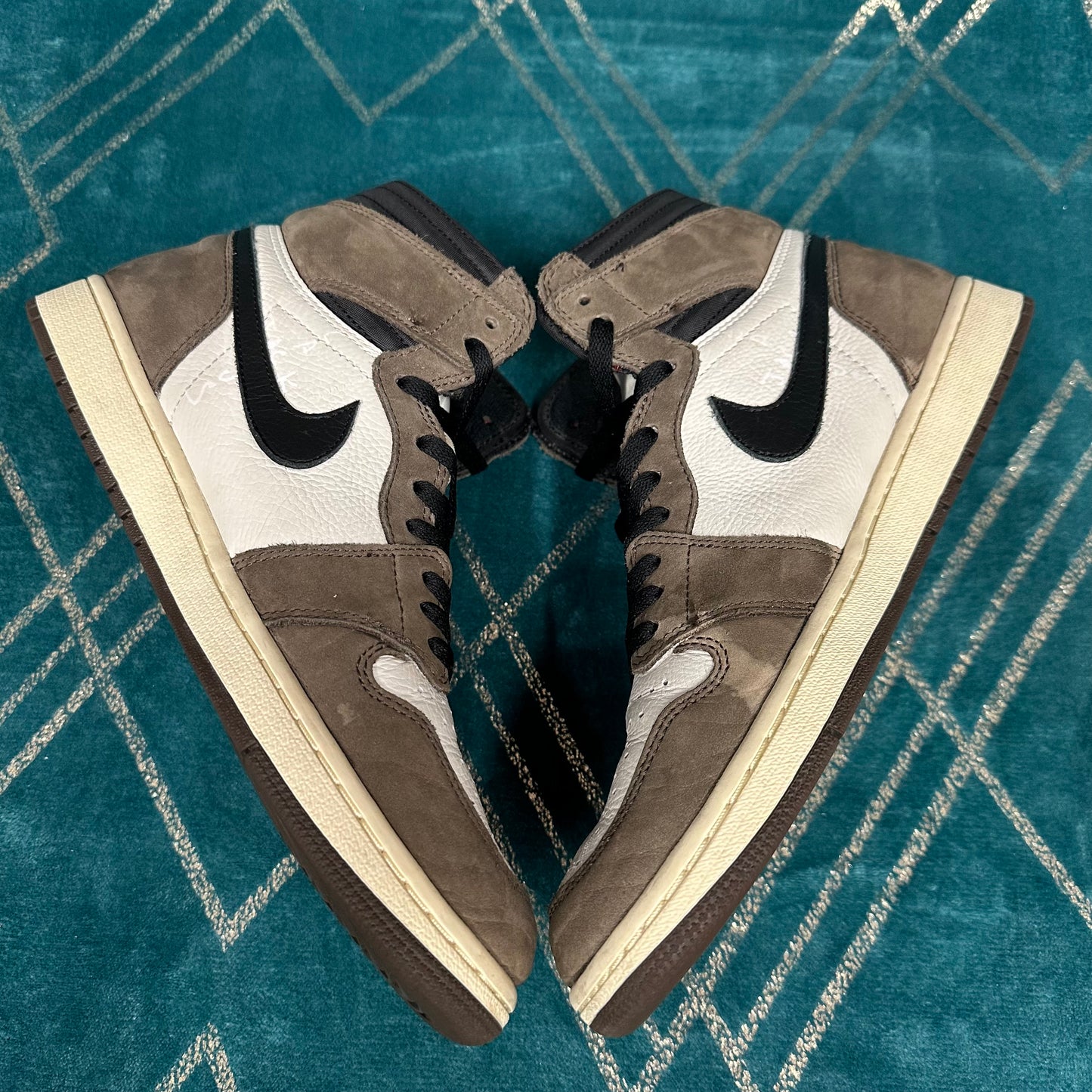 JORDAN 1 HIGH TRAVIS SCOTT UK10.5 *PRE-LOVED*