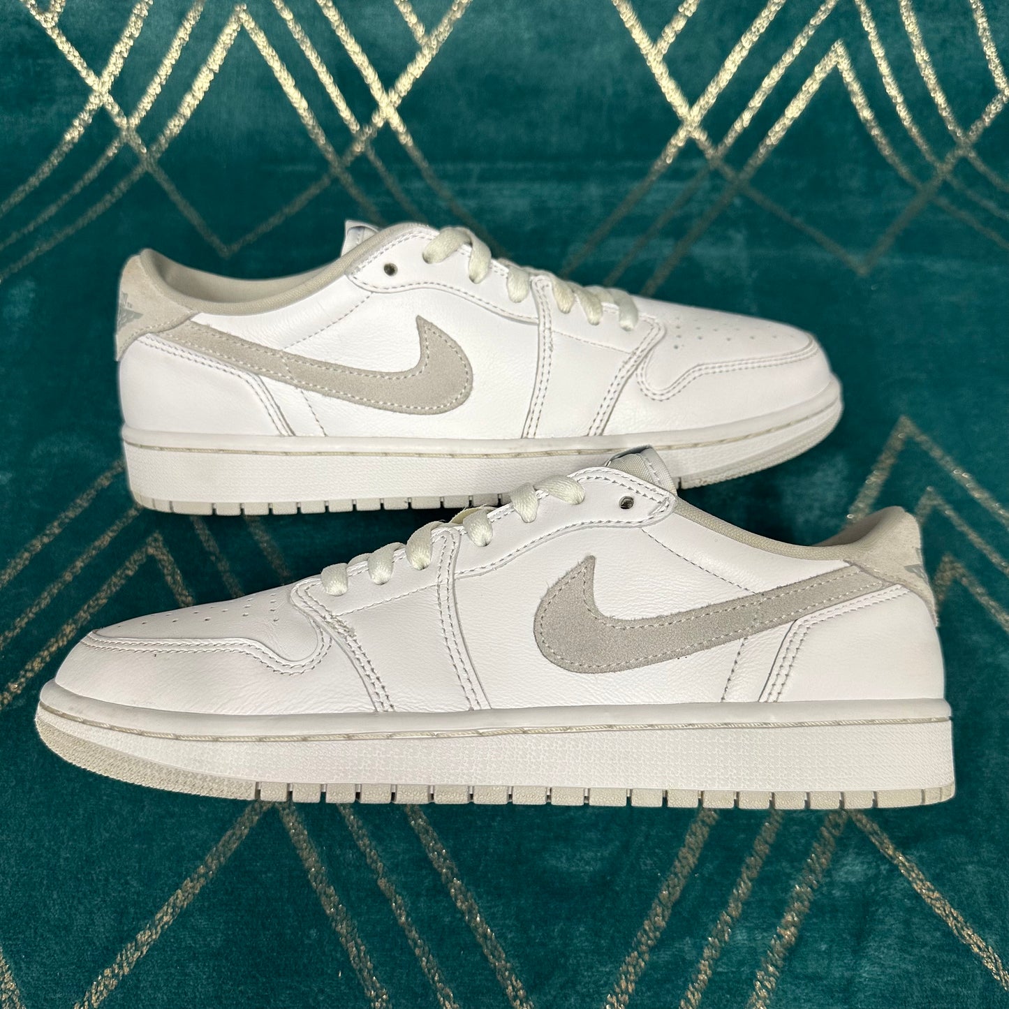 JORDAN 1 LOW NEUTRAL GREY (W) UK8 *PRE-LOVED*