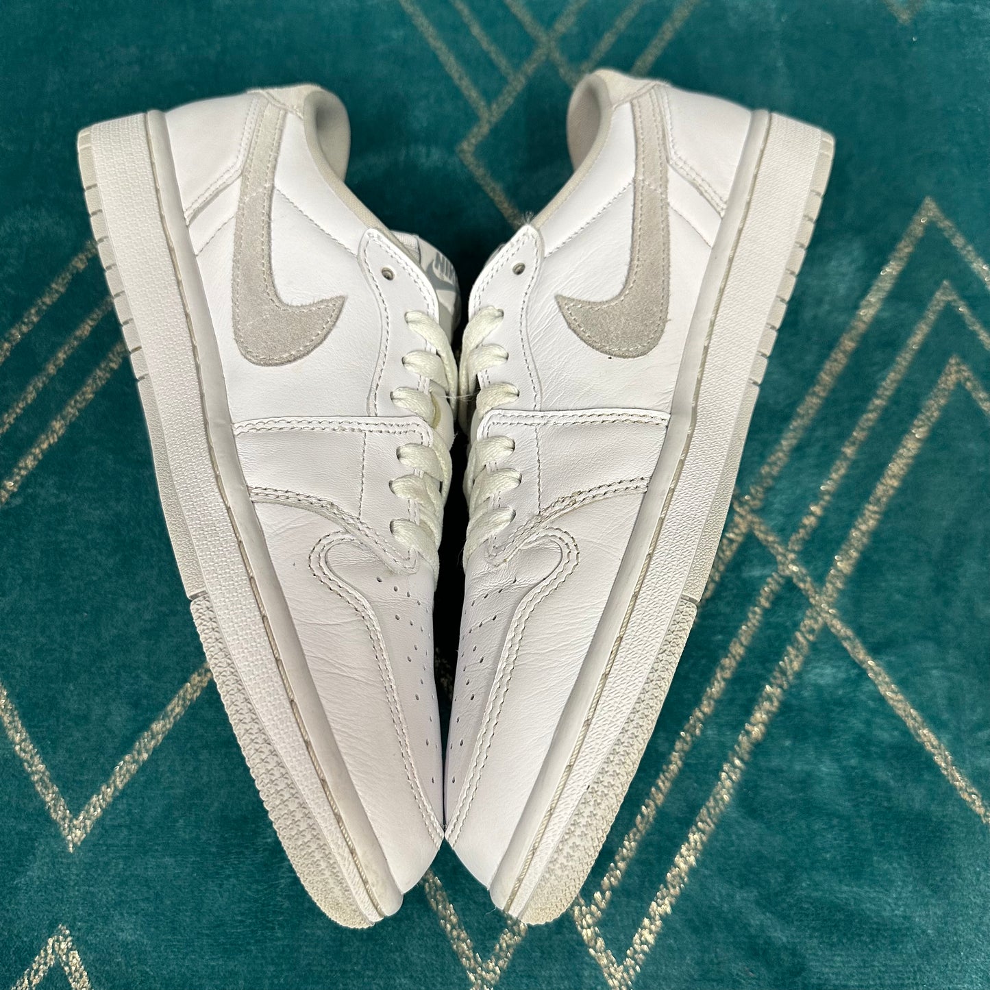 JORDAN 1 LOW NEUTRAL GREY (W) UK8 *PRE-LOVED*