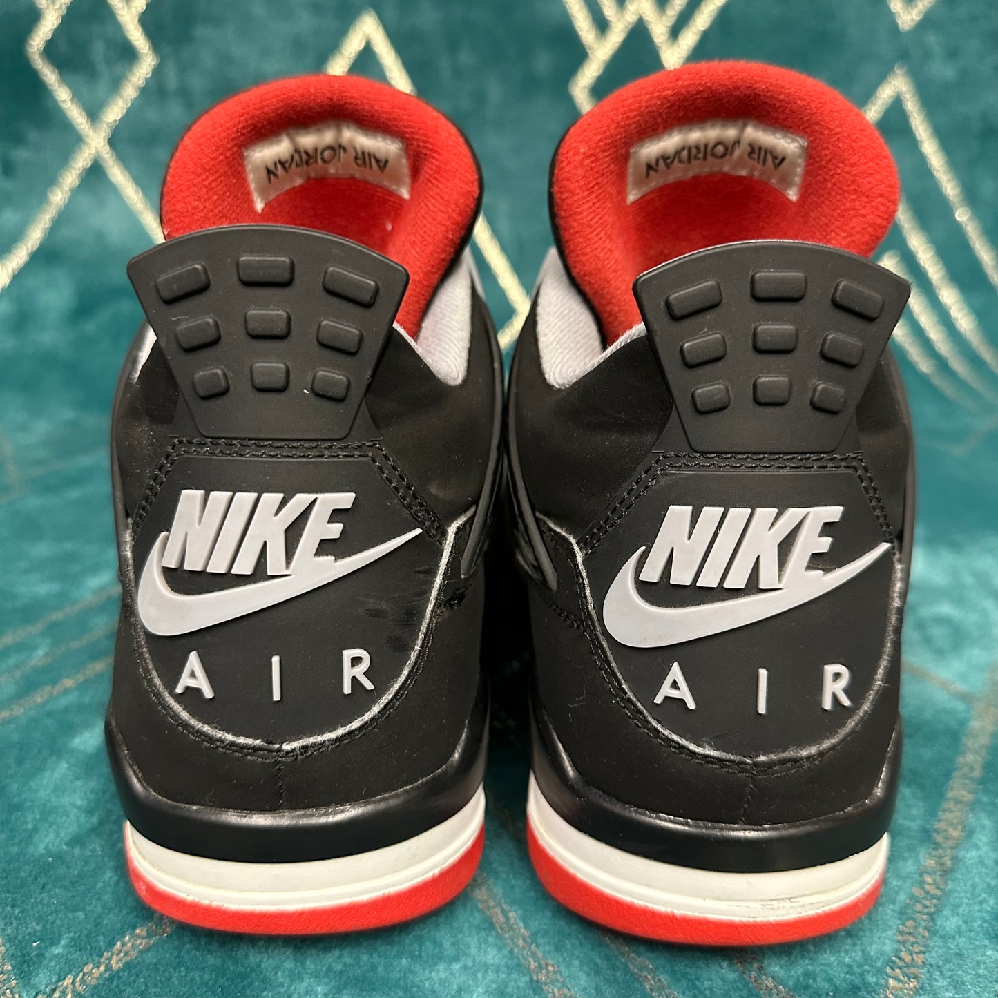 JORDAN 4 BRED 2019 UK9 *PRE-LOVED*