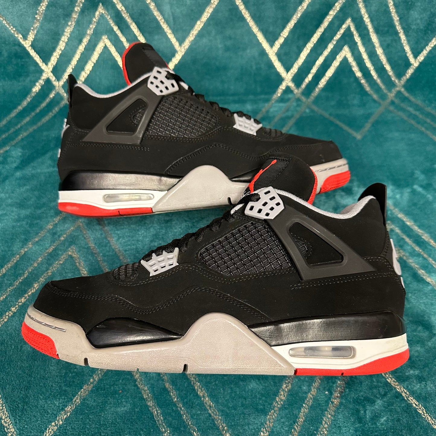 JORDAN 4 BRED 2019 UK8 *PRE-LOVED*