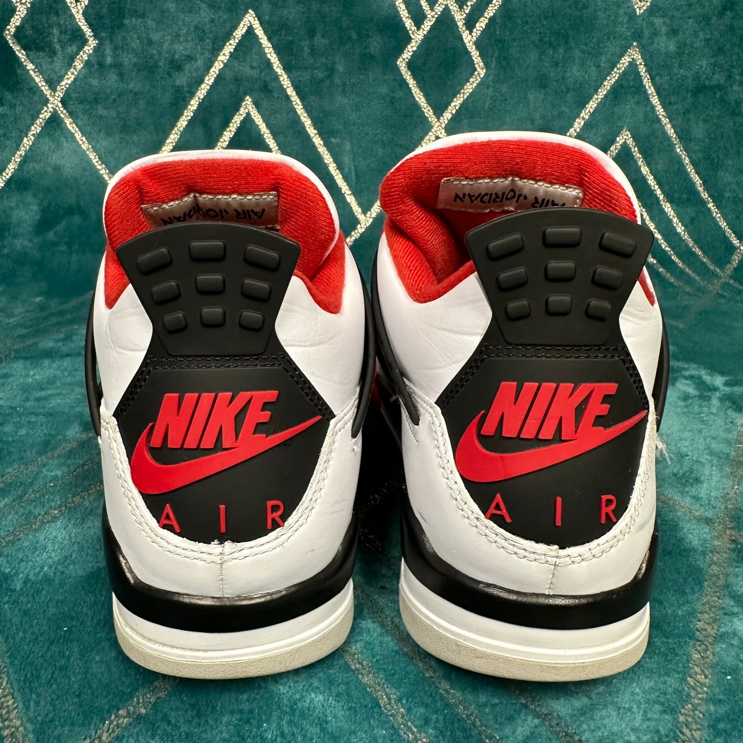 JORDAN 4 FIRE RED 2020 UK8 *PRE-LOVED*