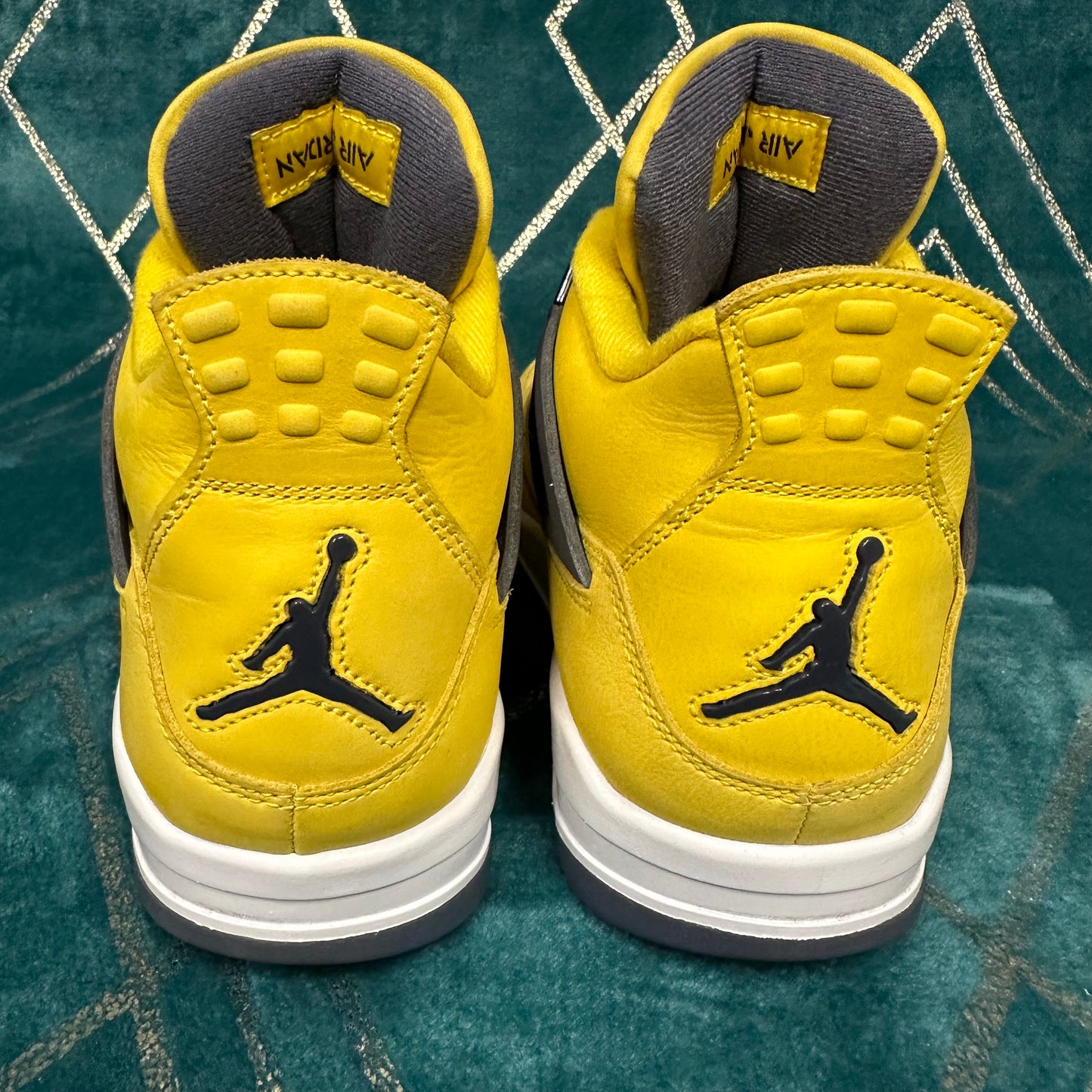 JORDAN 4 LIGHTNING 2021 UK8.5 *PRE-LOVED*