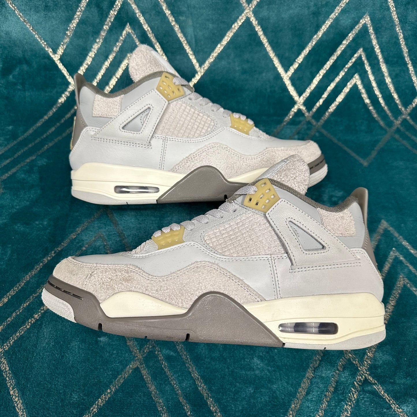 JORDAN 4 PHOTON DUST UK8 *PRE-LOVED*