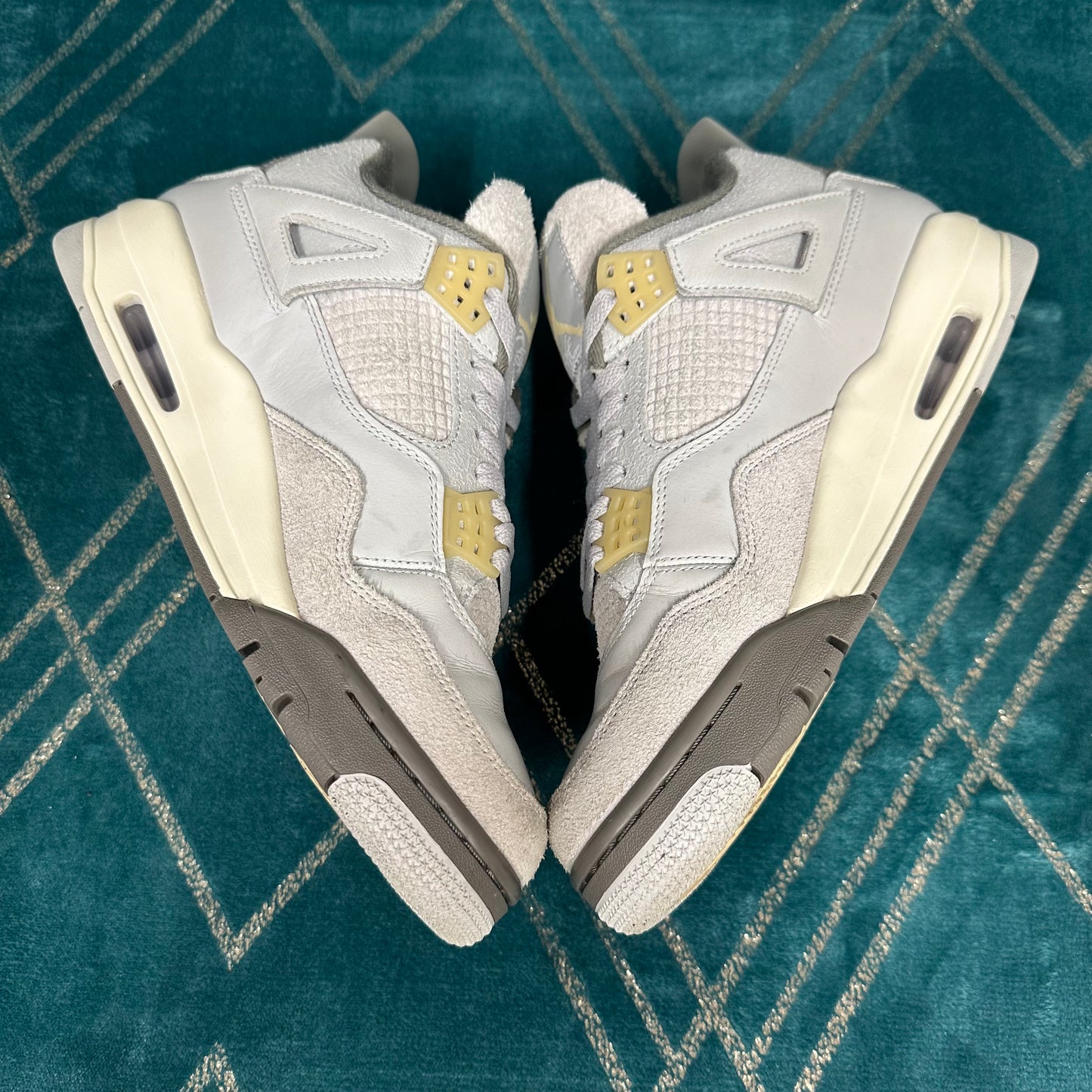 JORDAN 4 PHOTON DUST UK8 *PRE-LOVED*