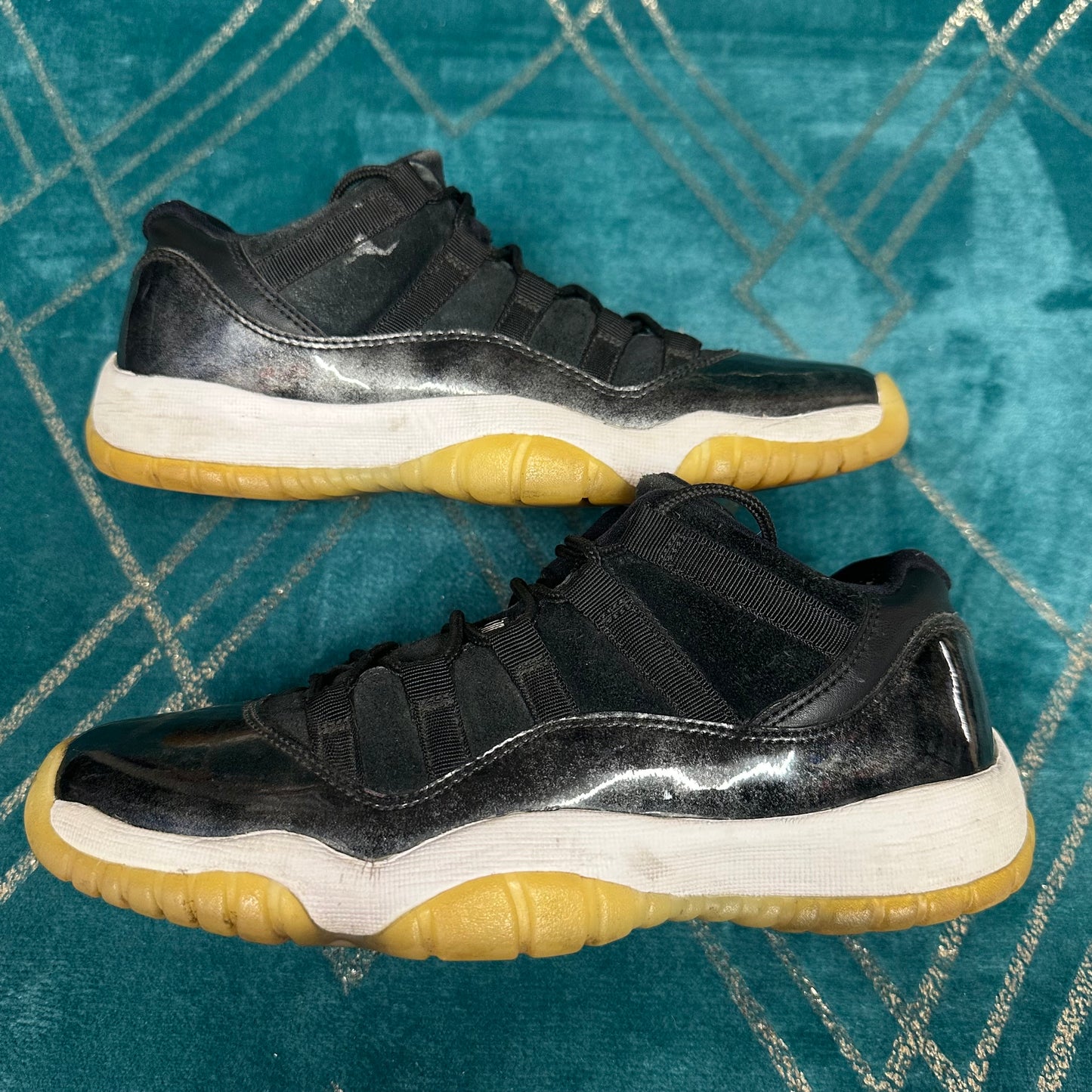 JORDAN 11 LOW BARONS (GS) UK5.5 *PRE-LOVED*