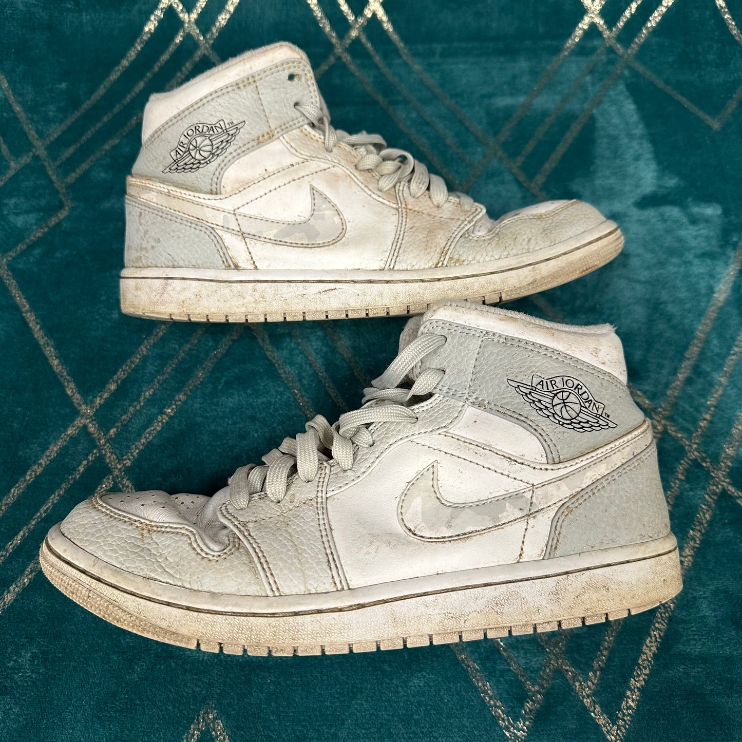 JORDAN 1 MID GREY CAMO UK7.5 *PRE-LOVED*