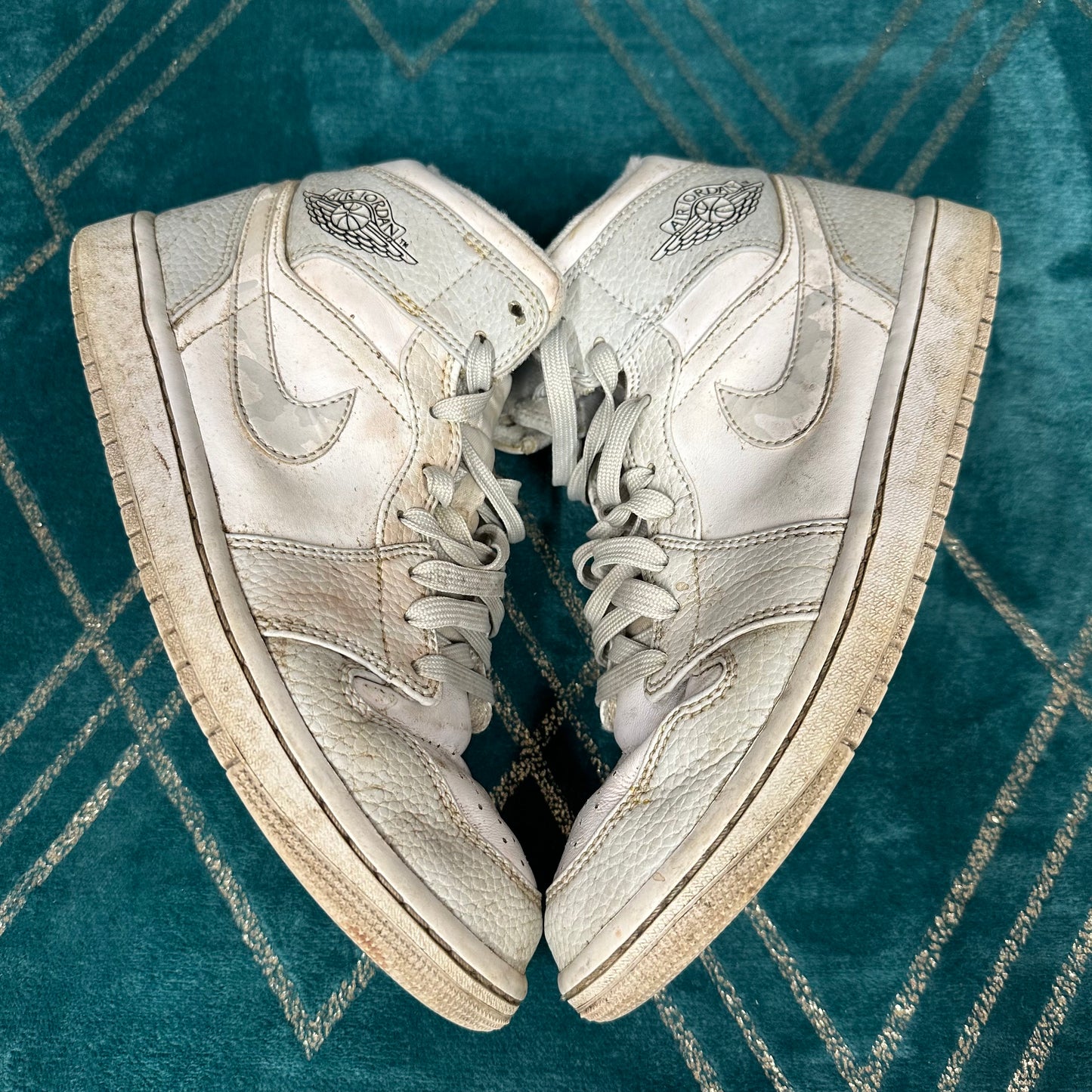 JORDAN 1 MID GREY CAMO UK7.5 *PRE-LOVED*