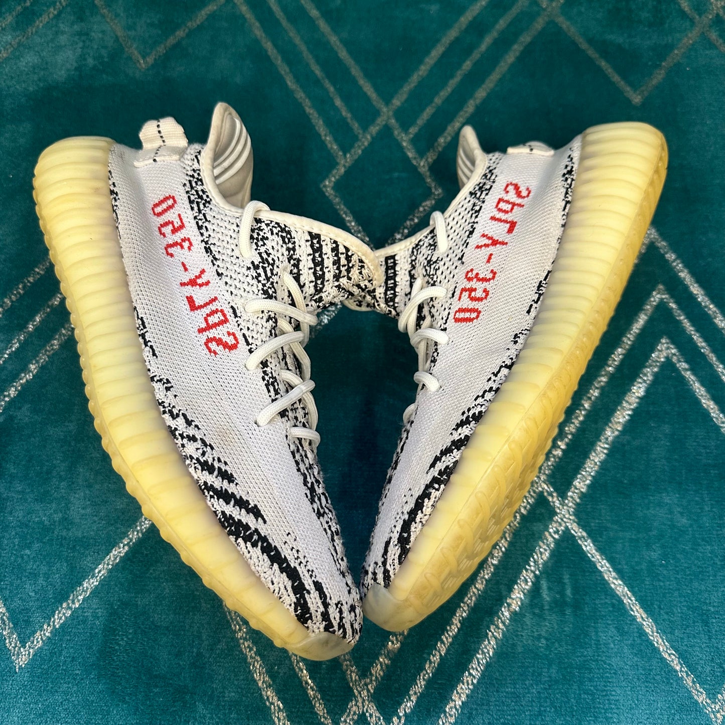 YEEZY BOOST 350 ZEBRA UK7 *PRE-LOVED*