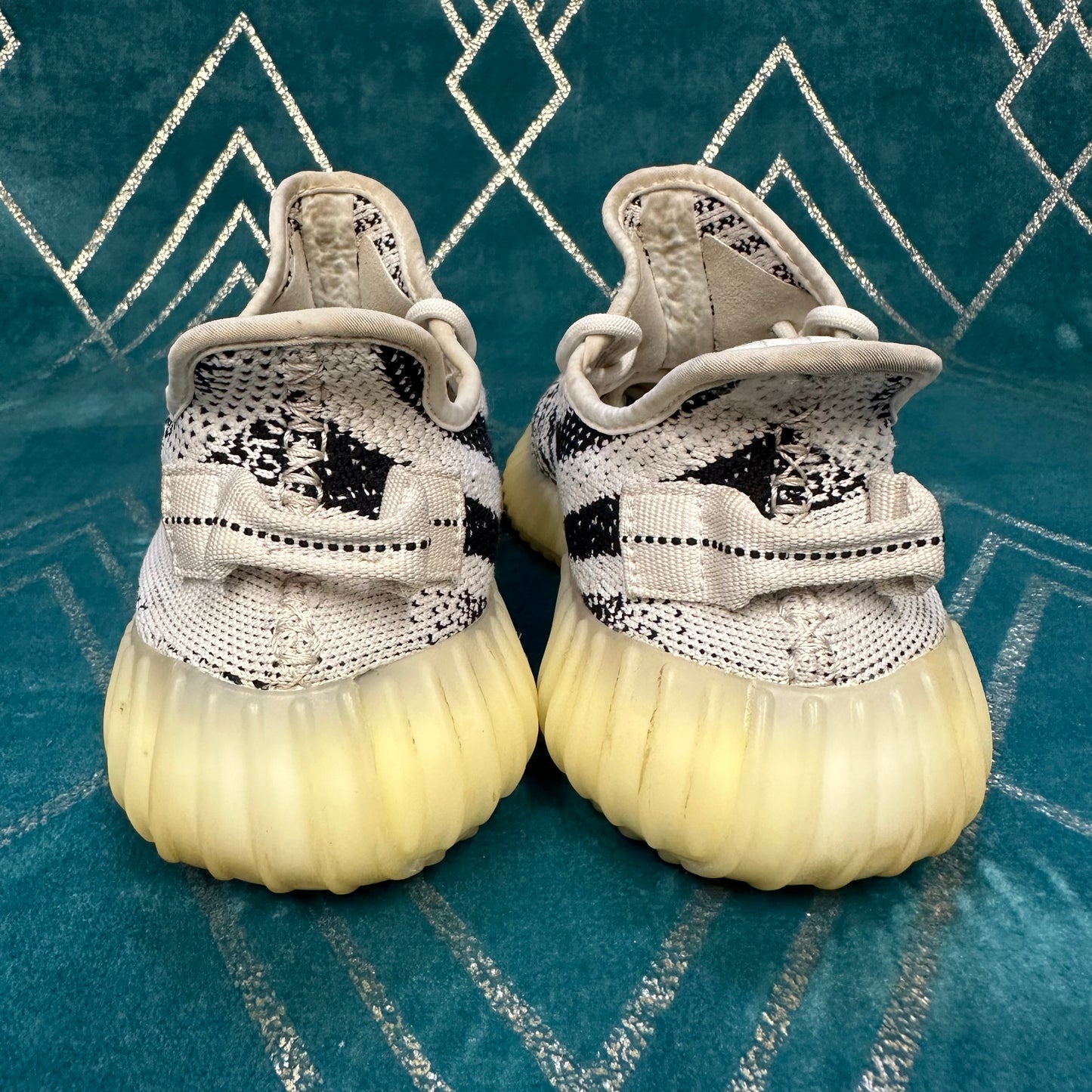 YEEZY BOOST 350 ZEBRA UK7 *PRE-LOVED*