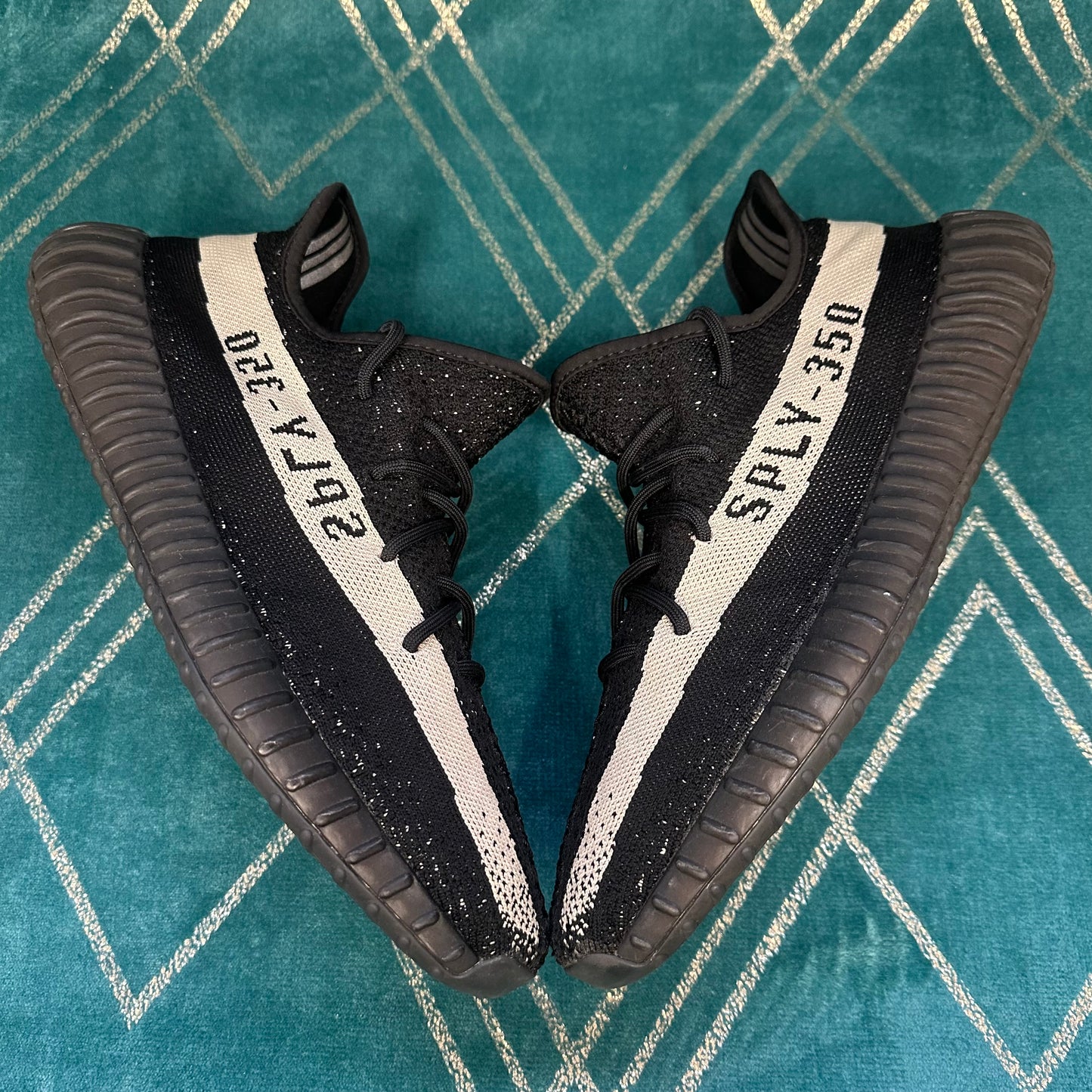 YEEZY BOOST 350 OREO UK12.5 *PRE-LOVED*