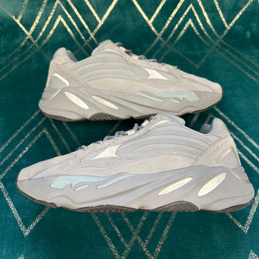 YEEZY BOOST 700 V2 HOSPITAL BLUE UK11.5 *PRE-LOVED*