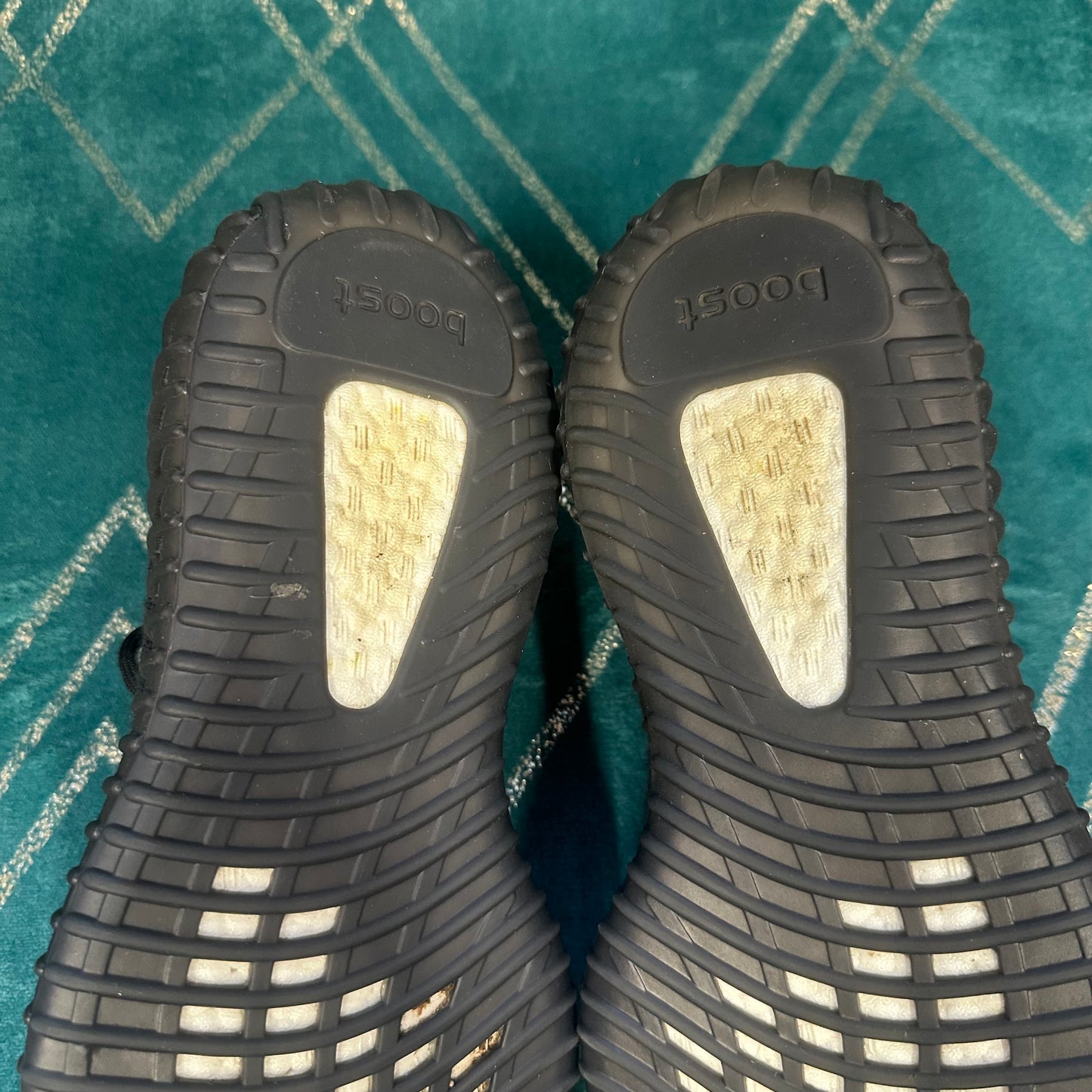 YEEZY BOOST 350 ONYX UK8 *PRE-LOVED*