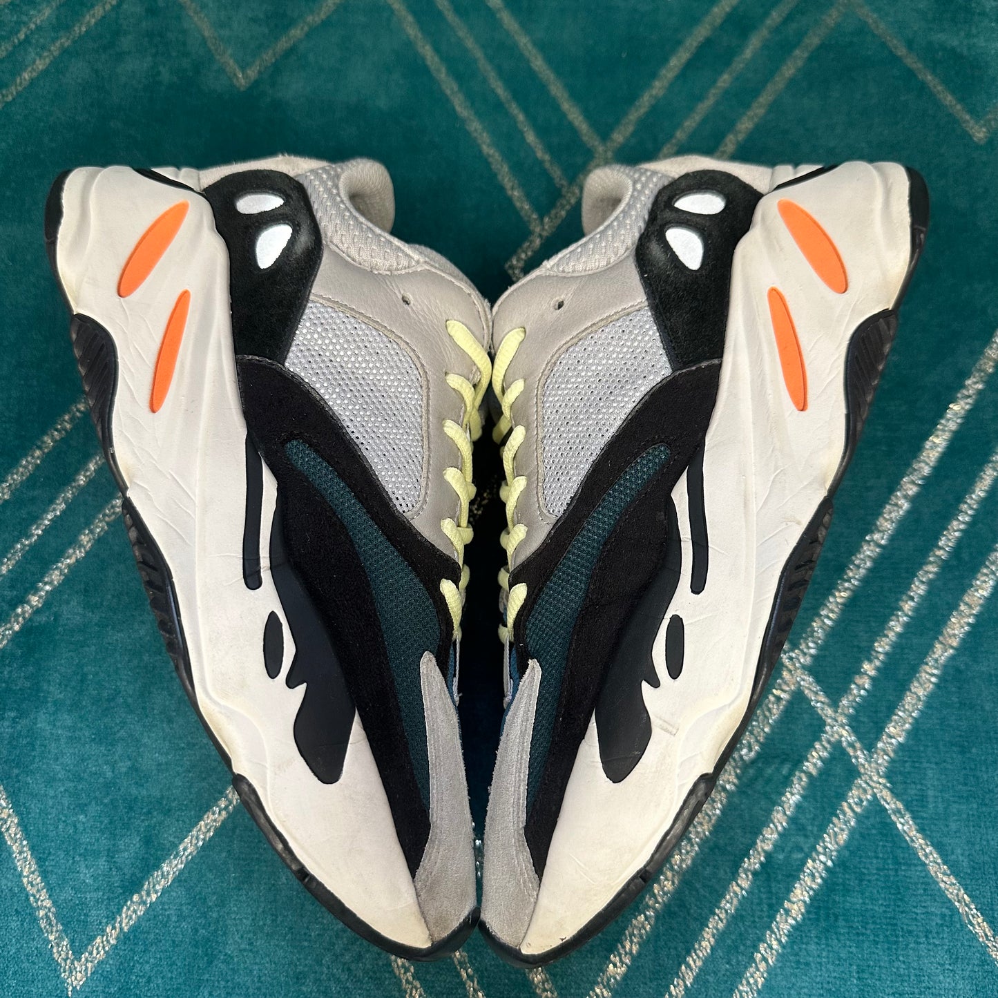 YEEZY BOOST 700 WAVERUNNER UK8 *PRE-LOVED*