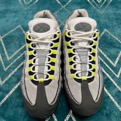 AIR MAX 95 NEON PATCH UK8 *PRE-LOVED*