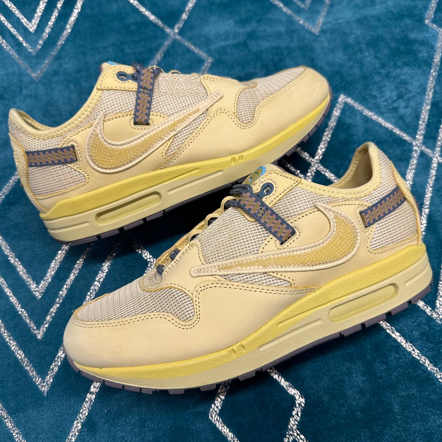 AIR MAX 1 TRAVIS SCOTT SATURN GOLD UK7.5 *PRE-LOVED*