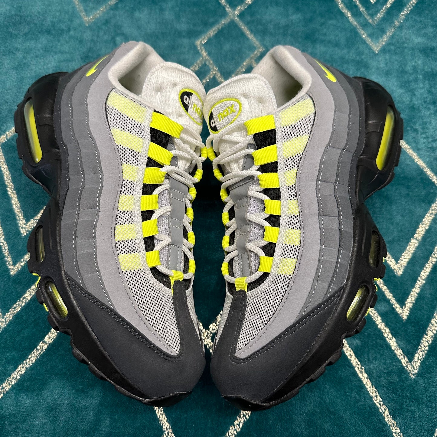 AIR MAX 95 OG NEON 2020 UK7.5 *PRE-LOVED*