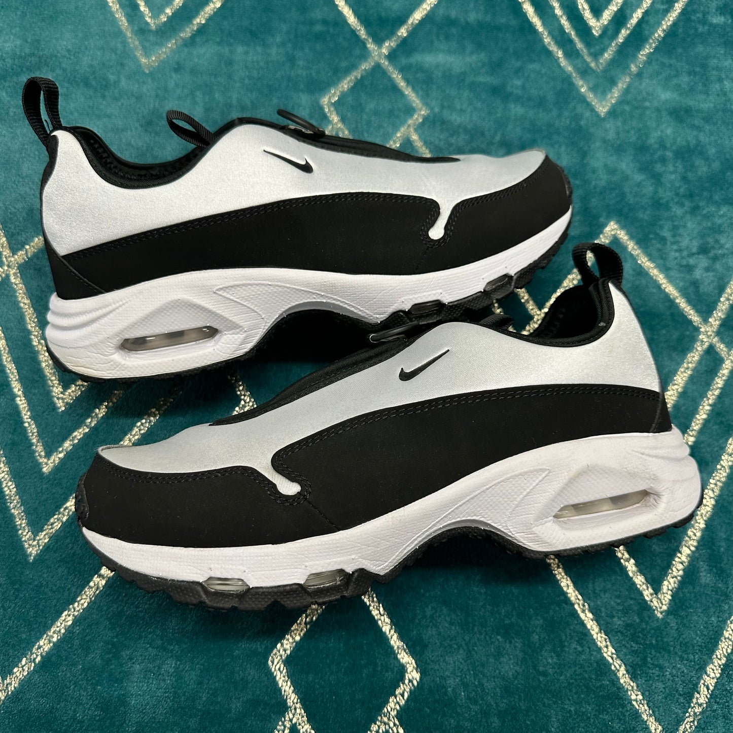 AIR MAX SUNDER CDG BLACK & WHITE UK8 *PRE-LOVED*