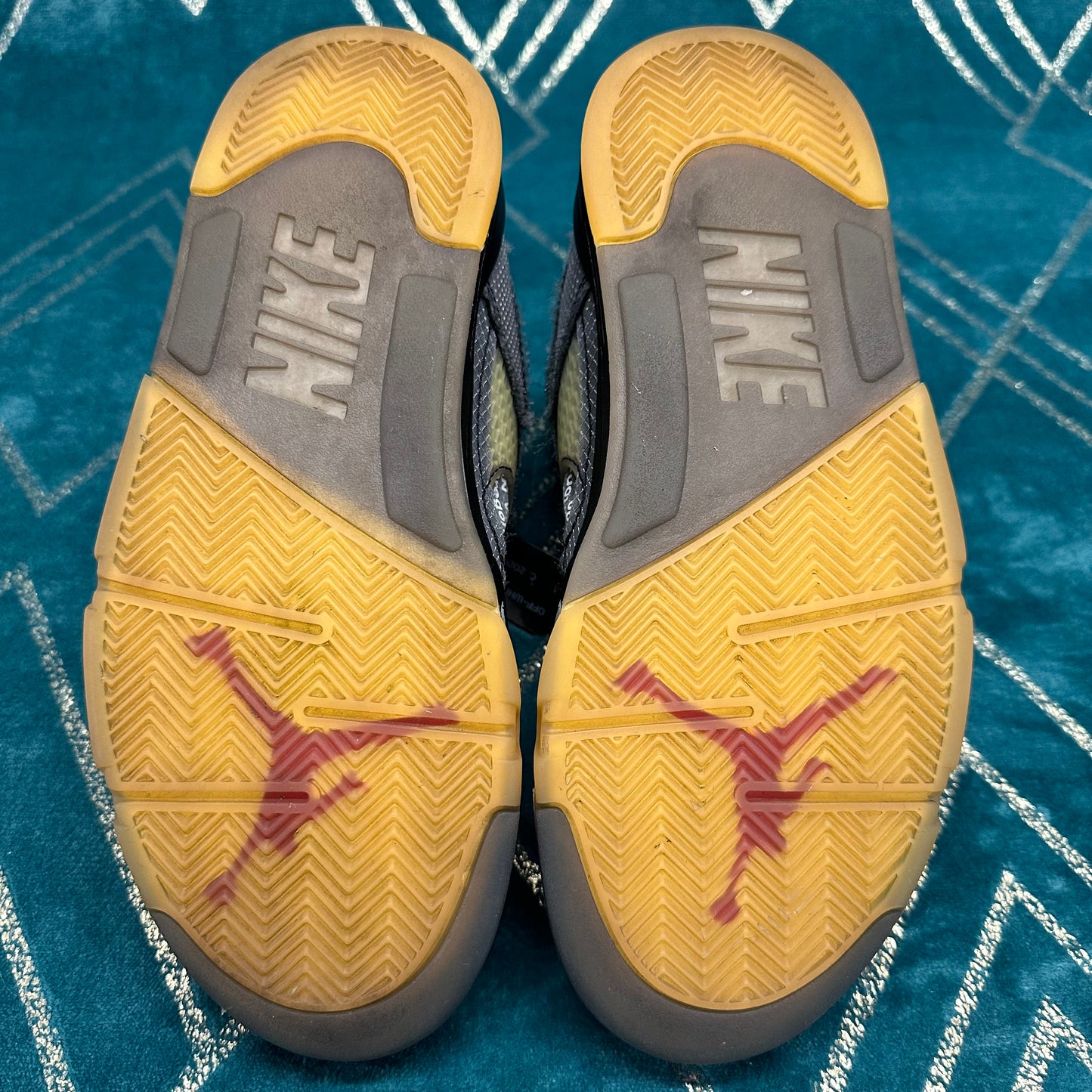 AIR JORDAN 5 OFF-WHITE MUSLIN UK7 *PRE-LOVED*