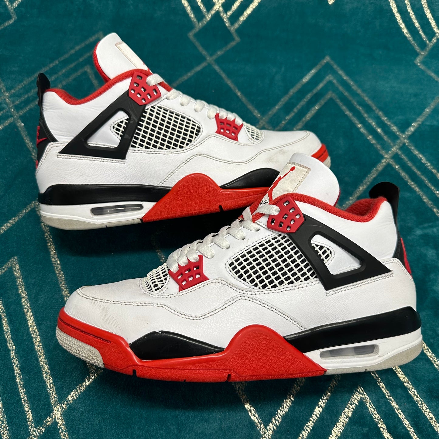 AIR JORDAN 4 FIRE RED 2020 UK8 *PRE-LOVED*