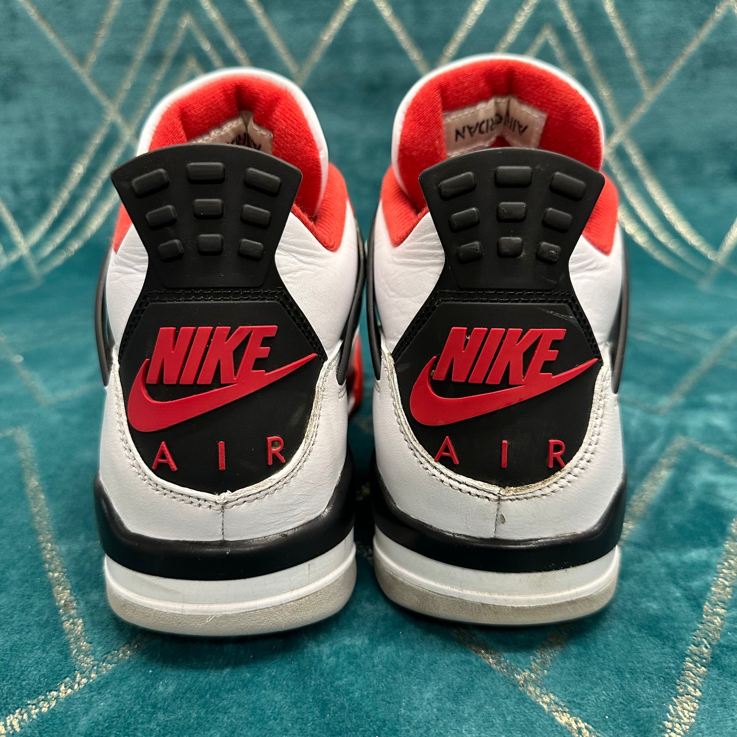 AIR JORDAN 4 FIRE RED 2020 UK8 *PRE-LOVED*