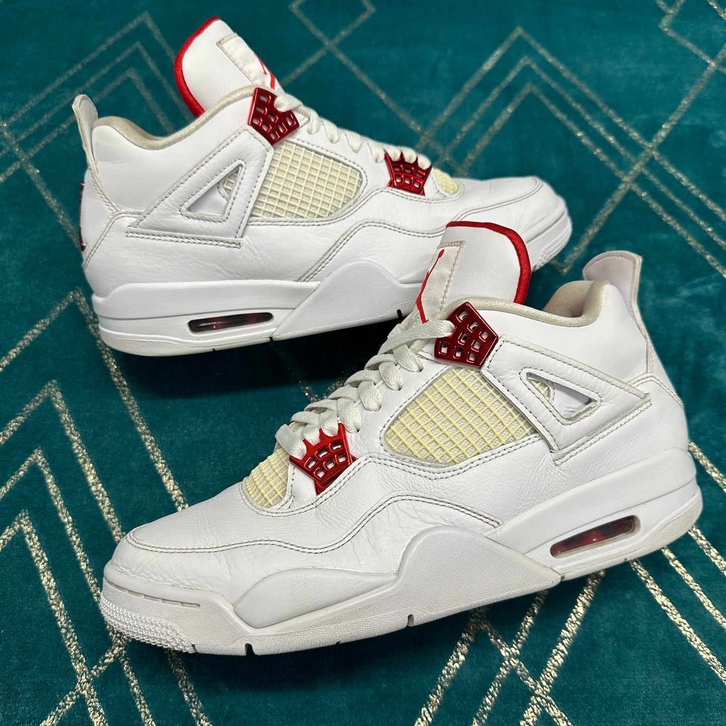 AIR JORDAN 4 METALLIC RED UK8.5 *PRE-LOVED*